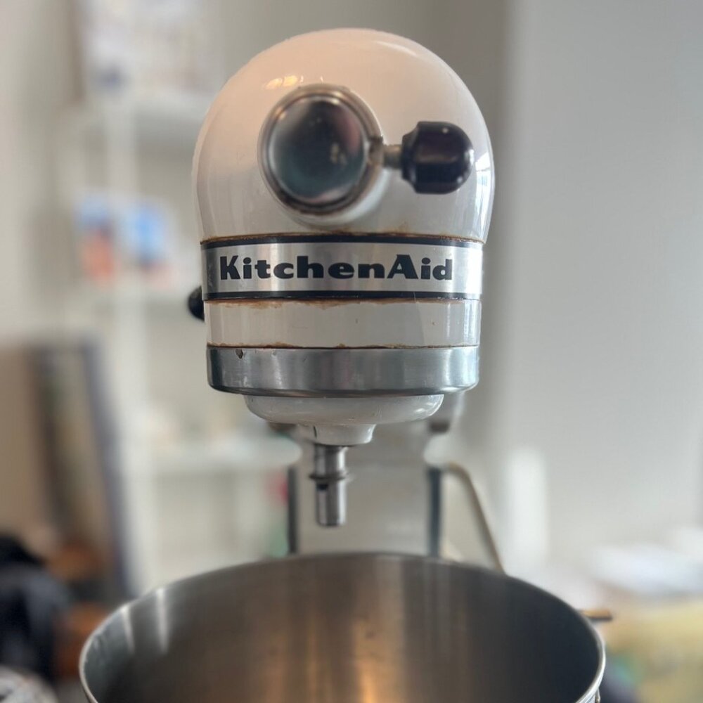 Vtg KitchenAid Hobart Model K5-A 10- Speed Mixer